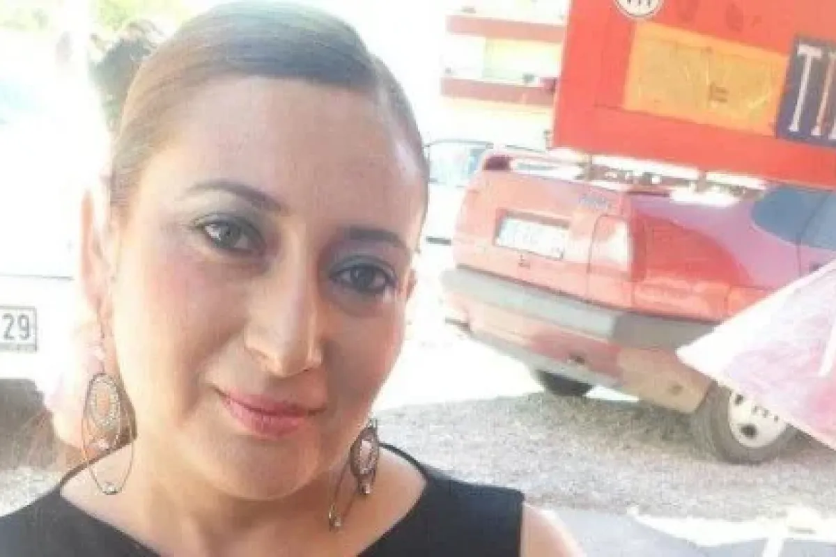 Yayaların Arasına Dalan Otomobil Annesinden Ayırdı