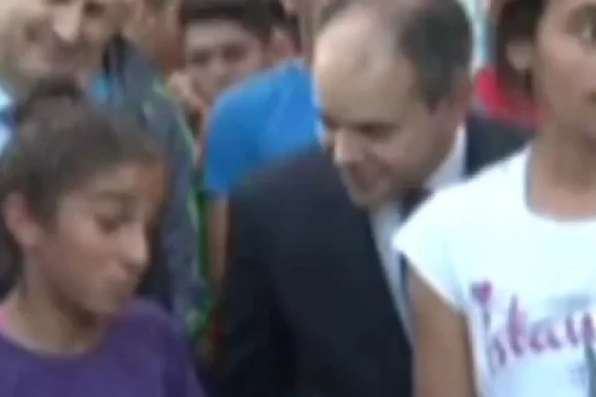 Bakana ’’maalesef üç Saattir Bekliyoruz’’ Diye Sitem Etti