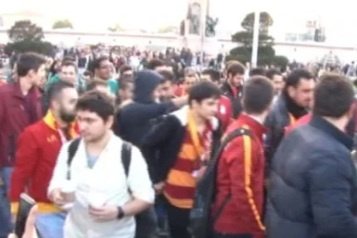 Galatasaray Taraftarından "passolig" Eylemi