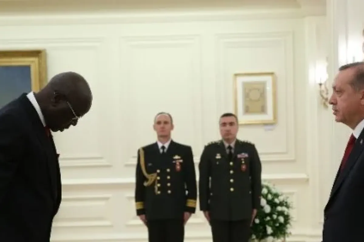 Erdoğan’a Güven Mektubu Sundular