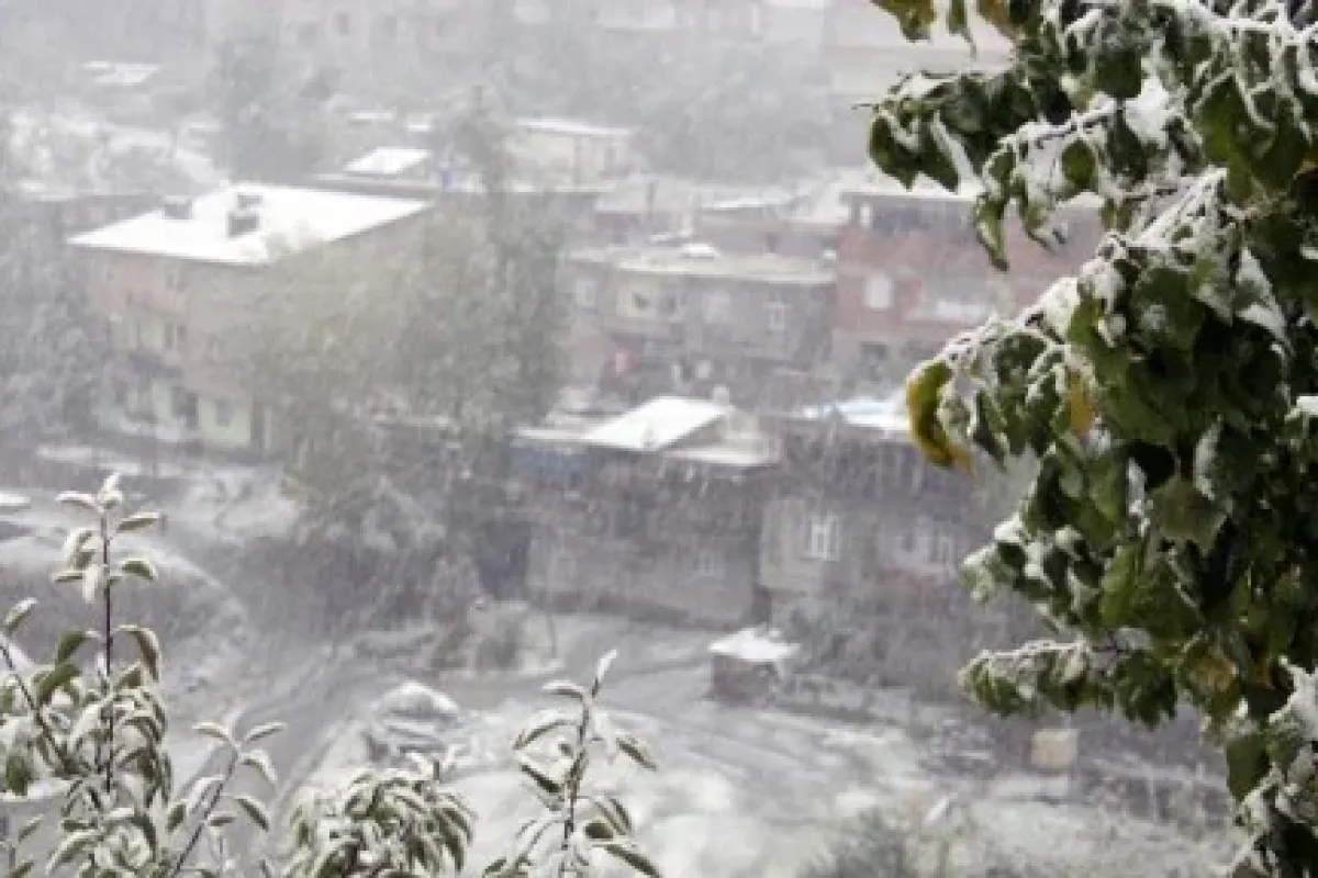 Hakkari Beyaza Büründü