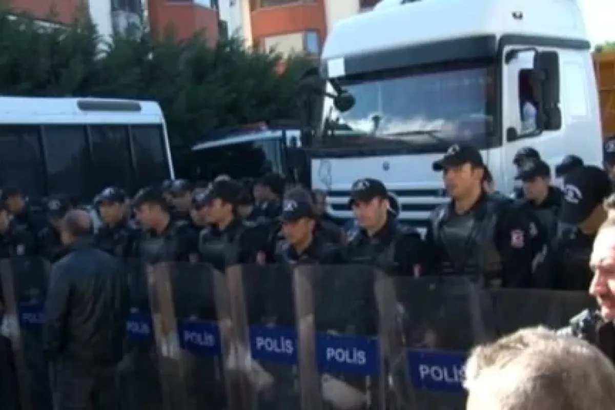Cami Düşmanları Yine Olay çıkardı