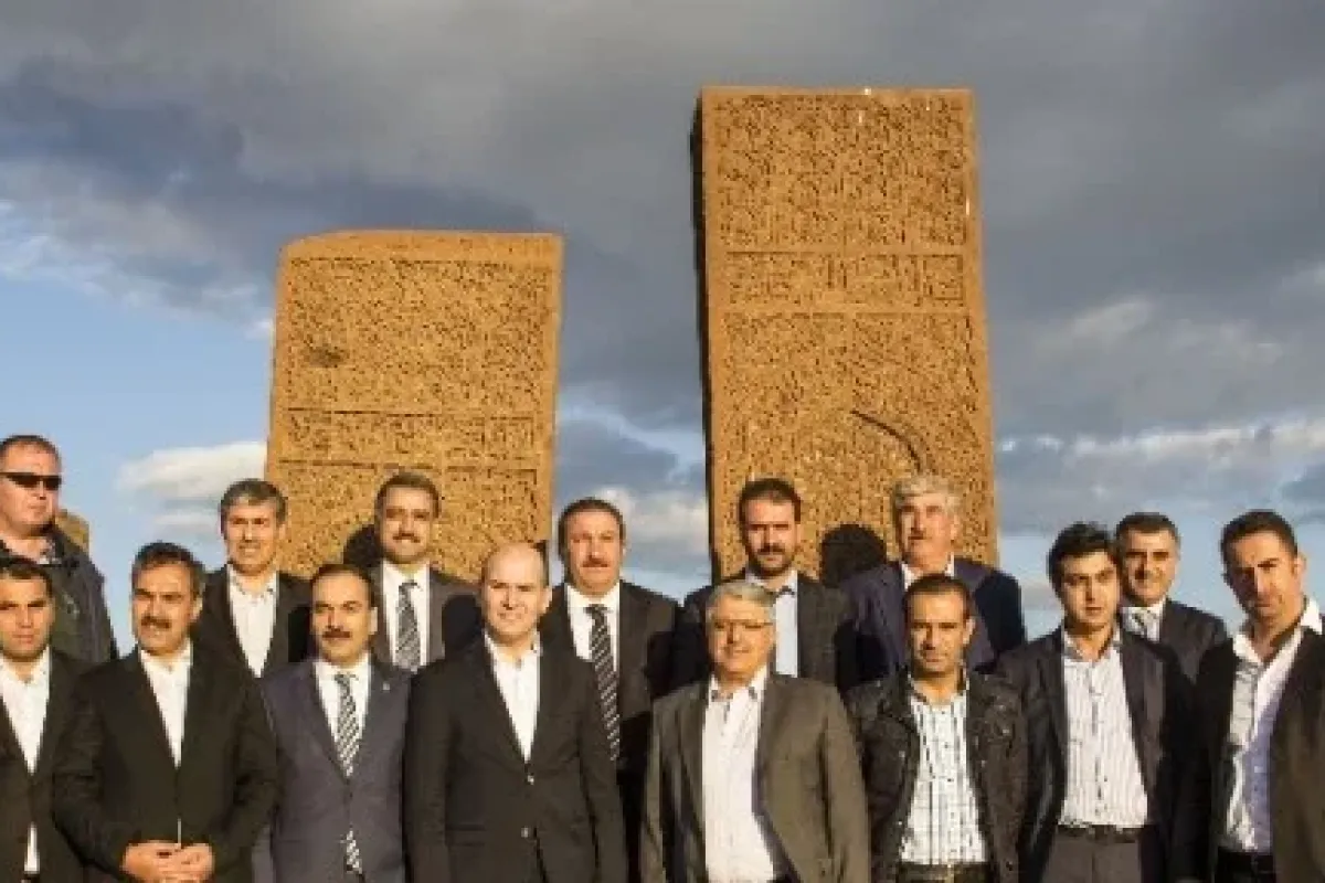 Soylu En Büyük İslam Mezarlığını Gezdi