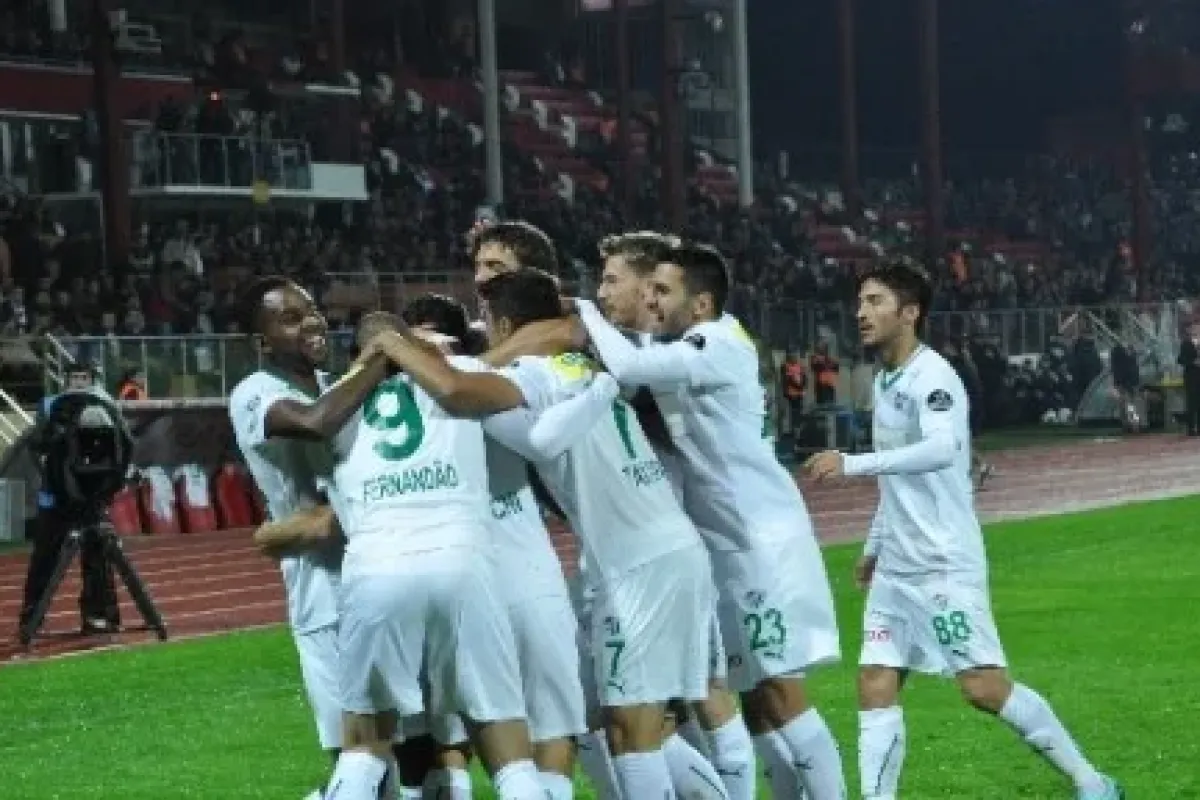 Timsah Deplasmanda Avladı