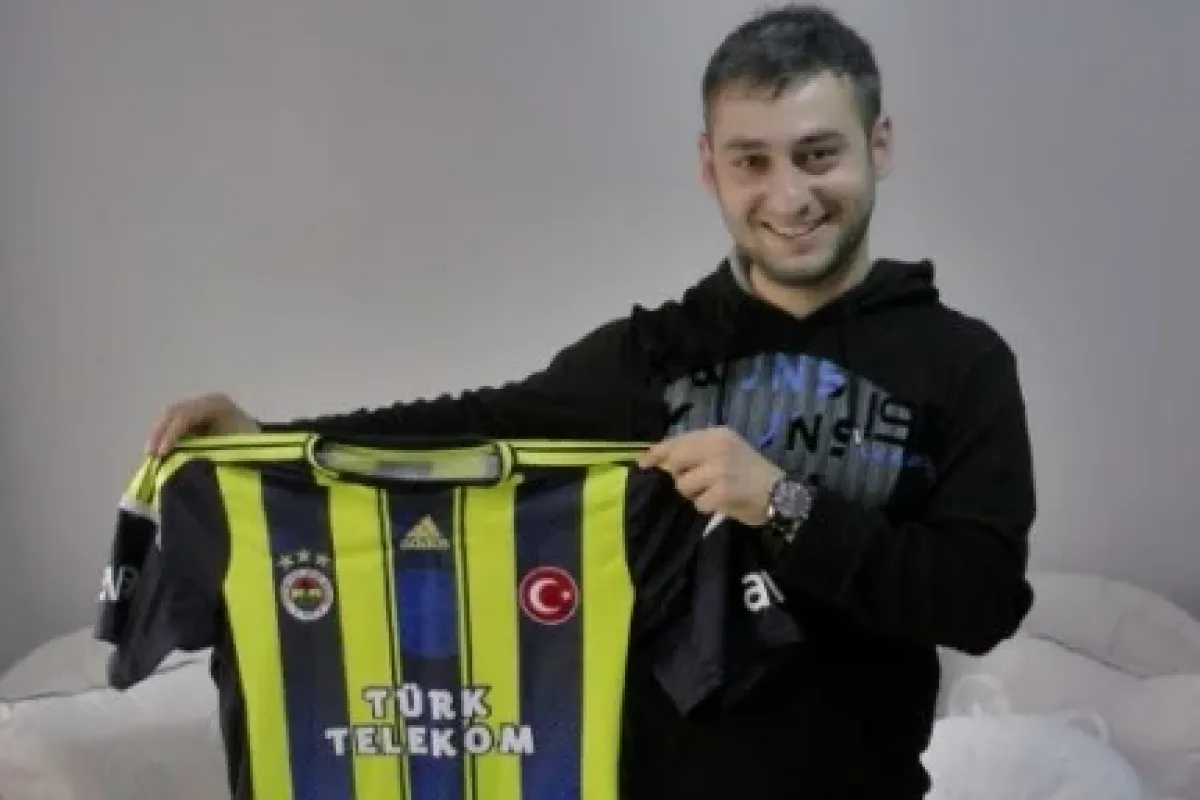 Dünya Evine "sarı-lacivert" Girdiler