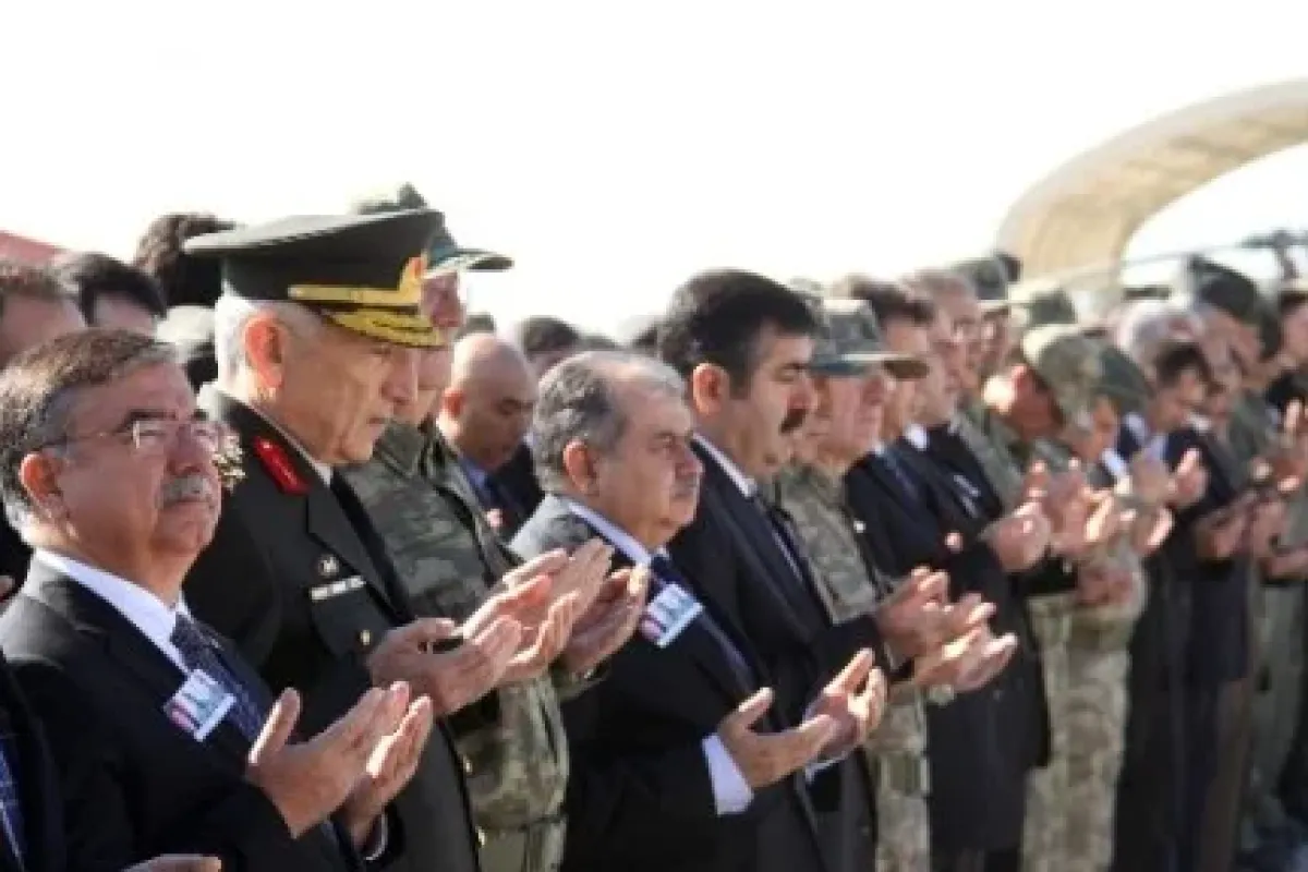 Şehitlere Hüzünlü Tören