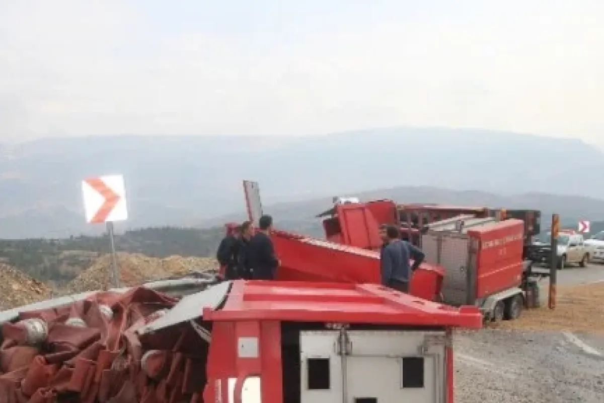 Yardıma Giden Araç Devrildi