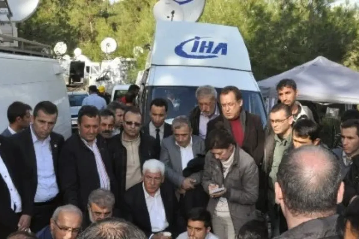 Bakanlardan Gazetecilere Ziyaret