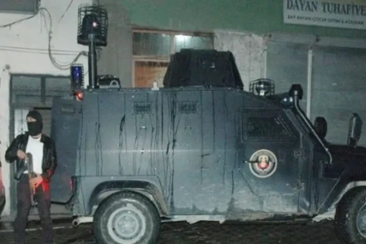 Emniyetten Pankart Baskını