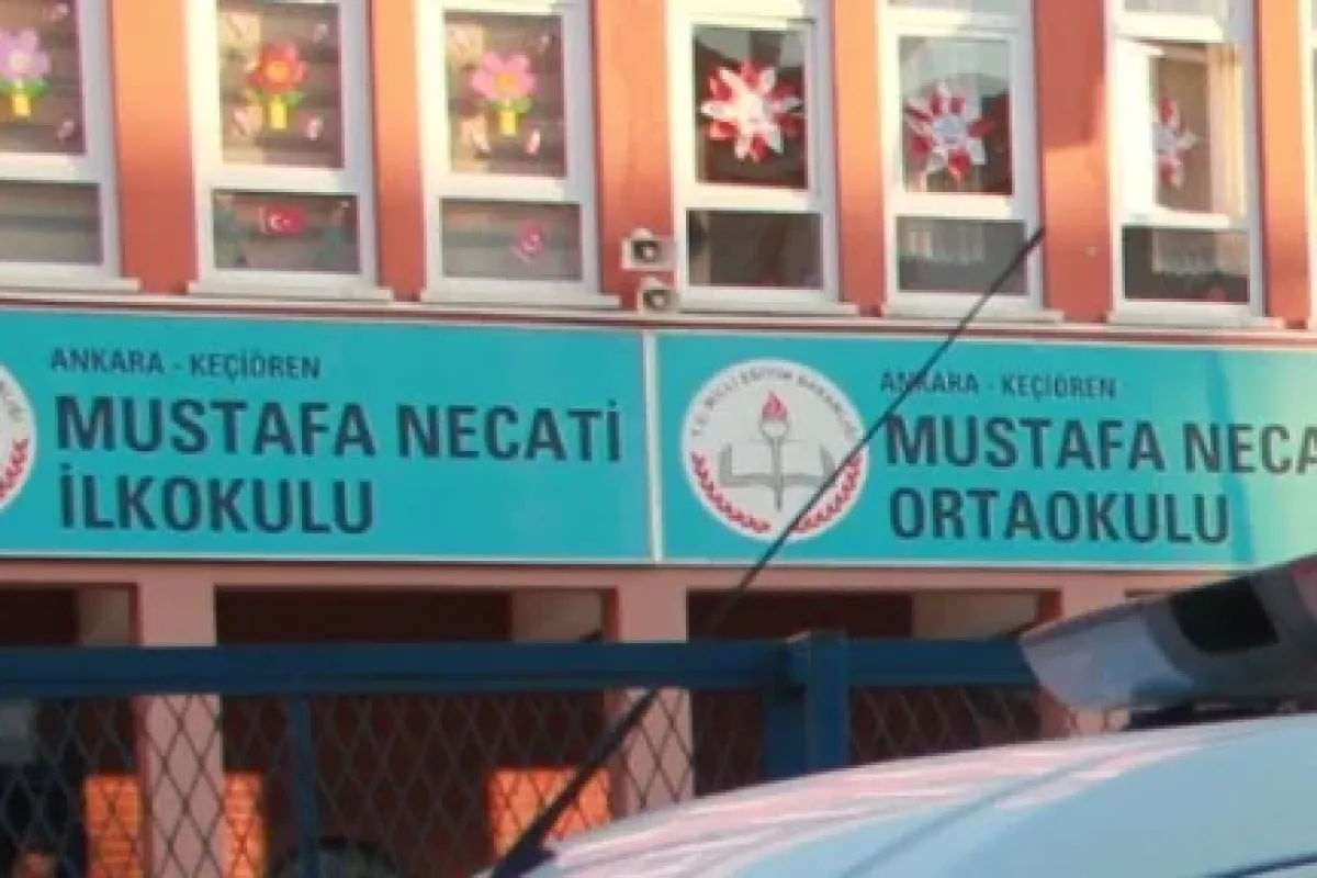 Okulda Dehşet ! Öğrenci Müdür Yardımcısını Vurdu
