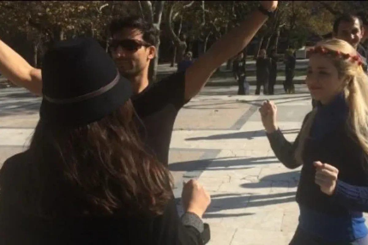 Korelilerden Gezi Parkı’nda Mutluluk Dansı