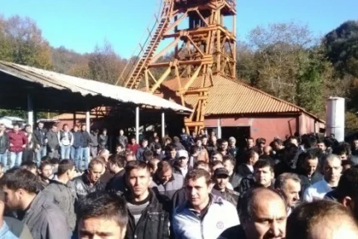 Madenciler Eylemde