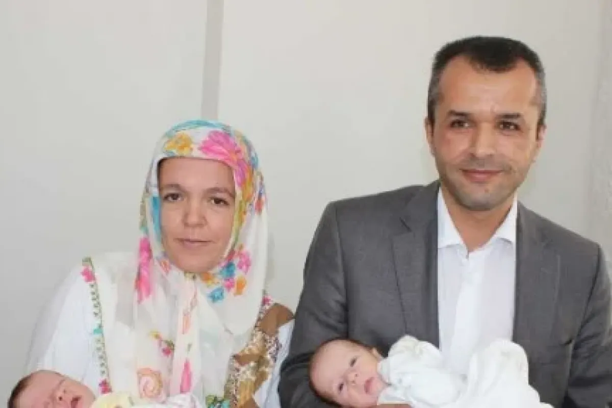 Siyam Ikizleri Bereketiyle Geldi