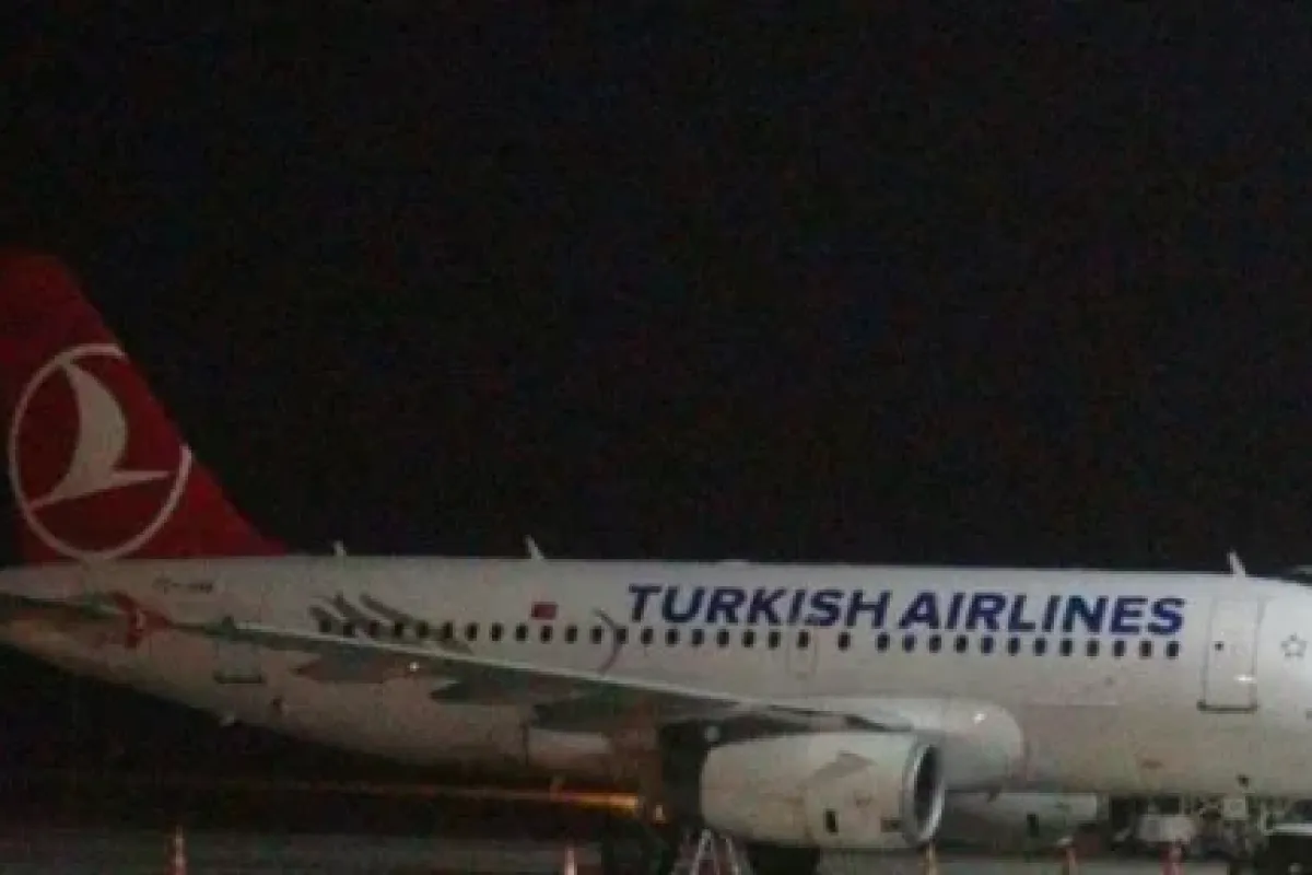 İtalya’ya Acil Iniş Yaptı