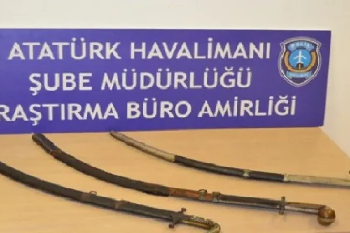 Tarihi Kılıçları Yurtdışına Kaçırmadan Yakalandı