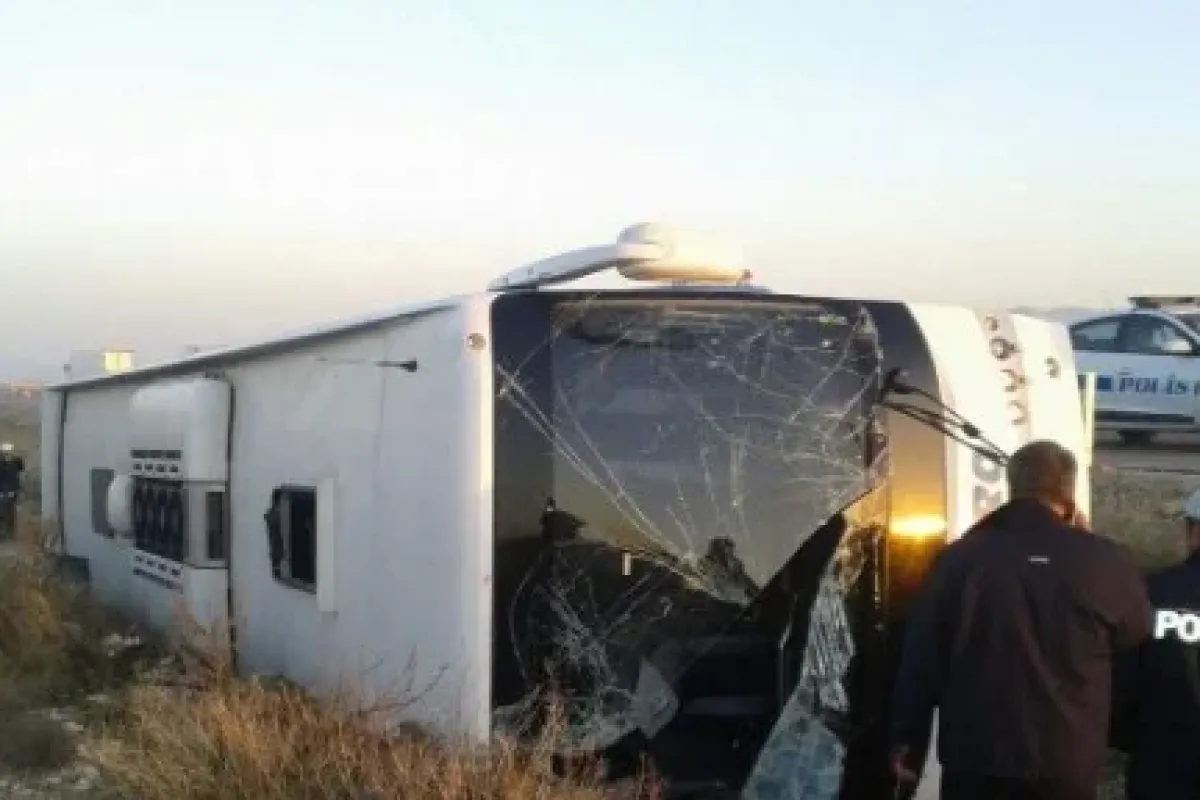 Yolcu Otobüsü şarampole Uçtu: 33 Yaralı