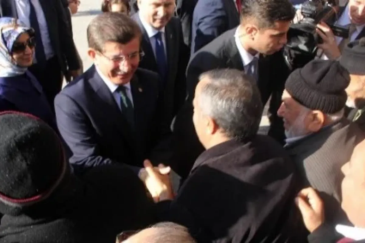 Davutoğlu’nun Korumasında Büyük Panik