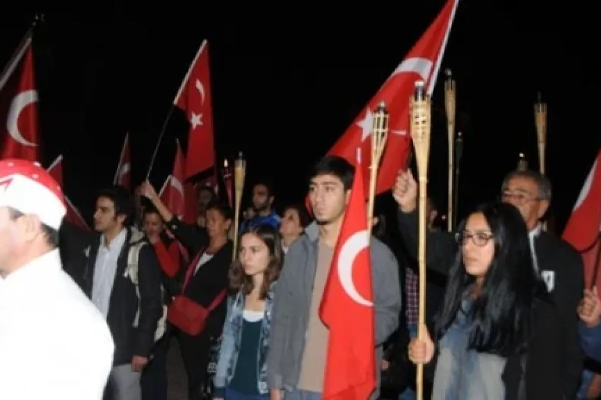 ’’atatürk Geliyor’’