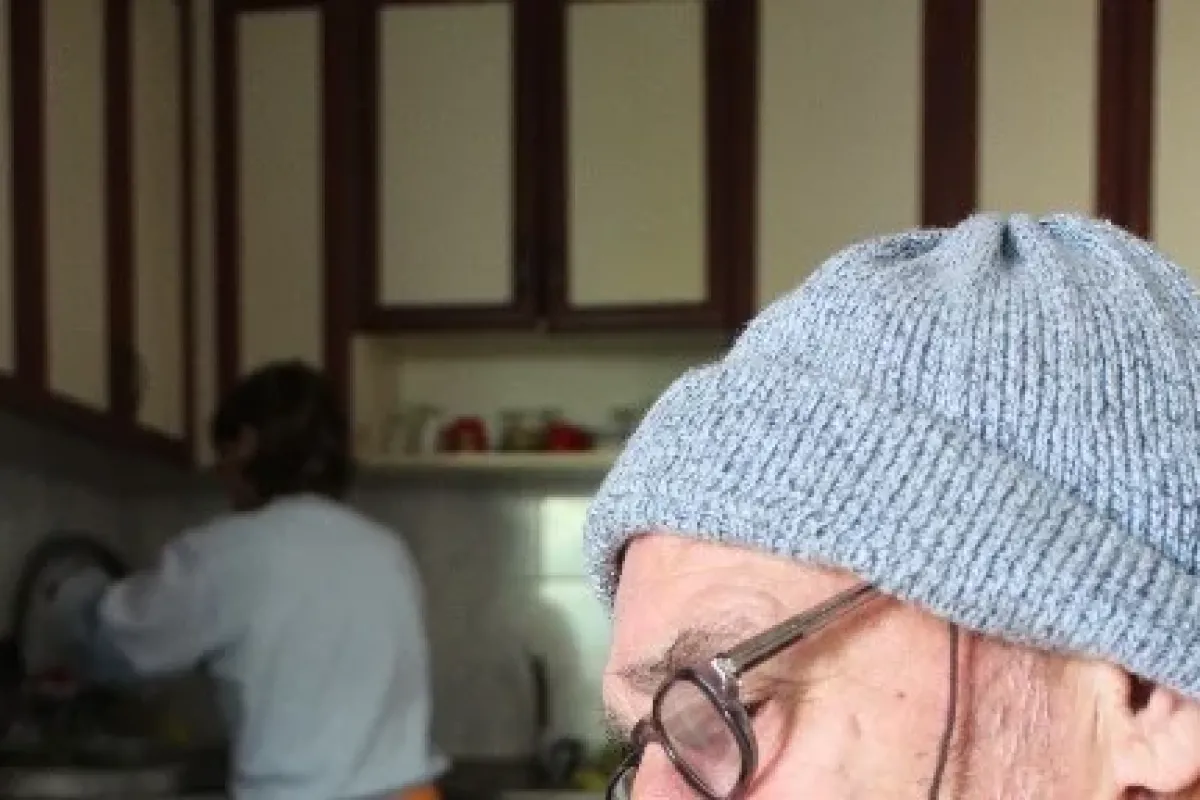 70’lik Dede Ile Aıds’li Bakıcısı Baba-kız Gibi Oldu