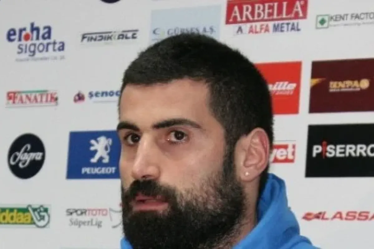 Volkan Sahayı Terk Etti