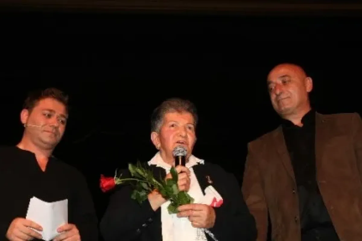 Dostları Veysel’i Unutmadı