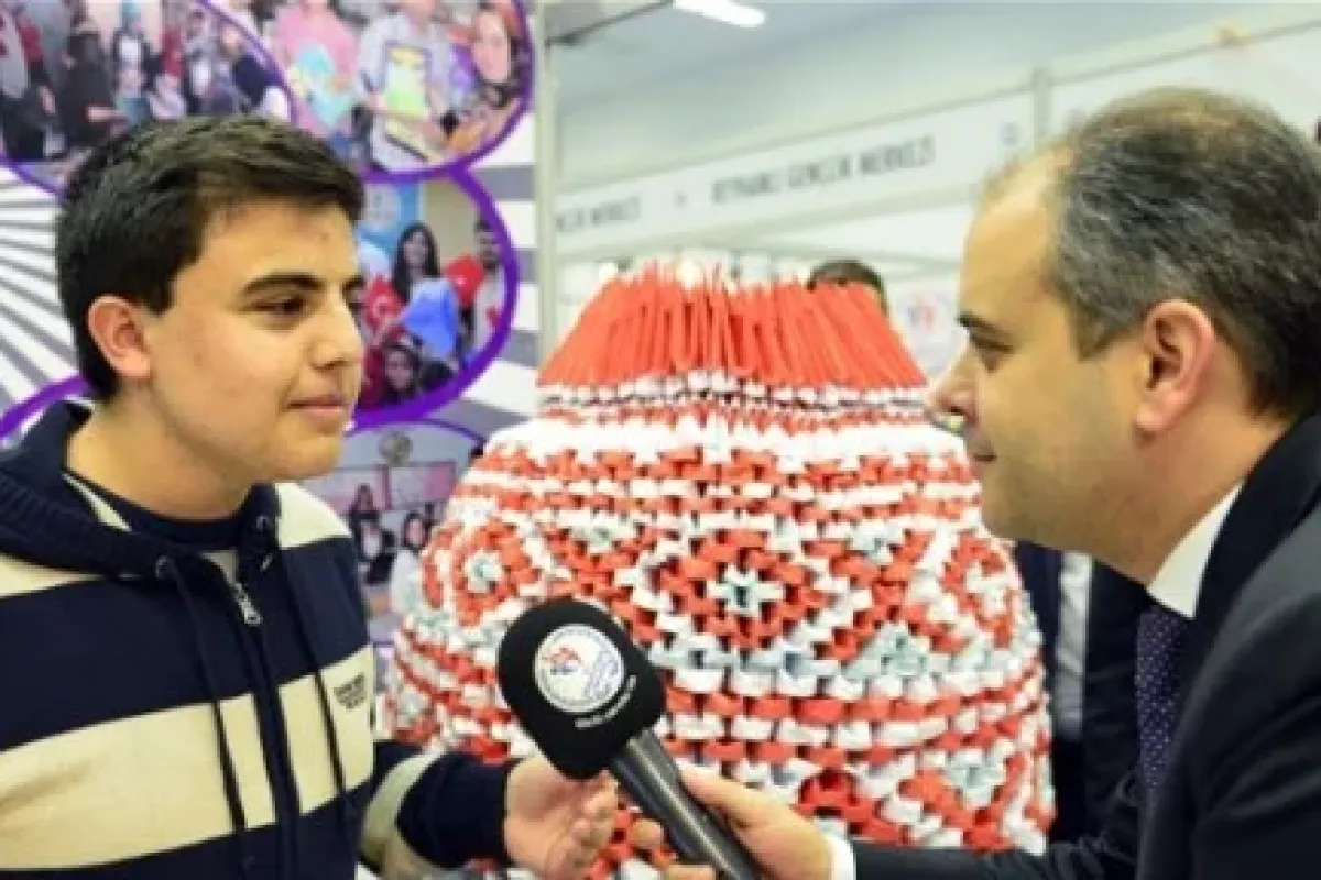 Bakan Muhabir Oldu