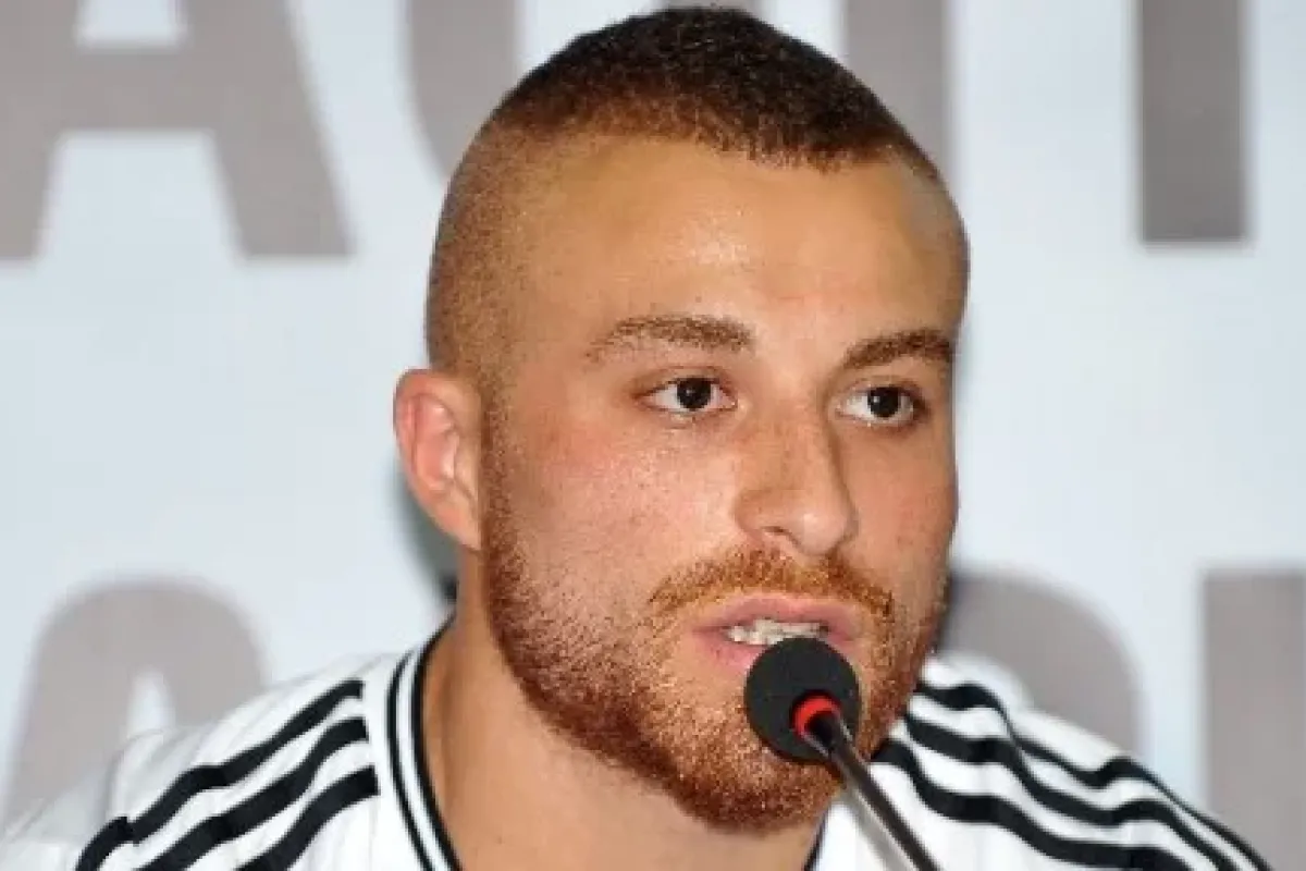 Gökhan Töre Gidiyor Mu ?
