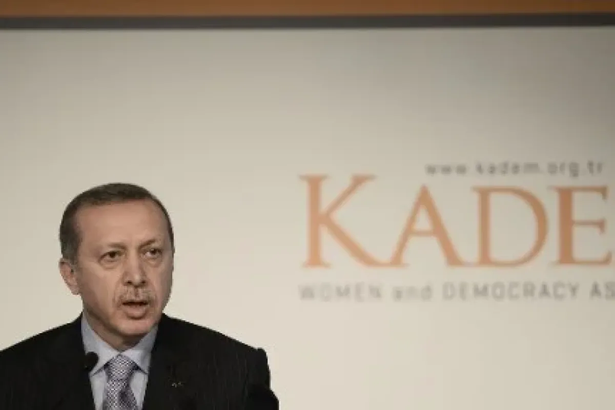 "ben Anacığımın Ayağının Altını öperdim"