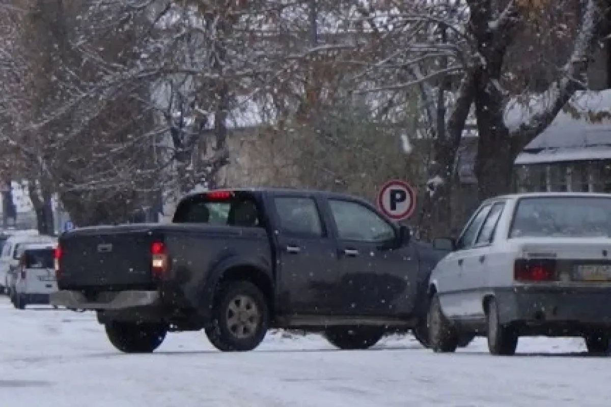 Yollar Buz Pistine Döndü
