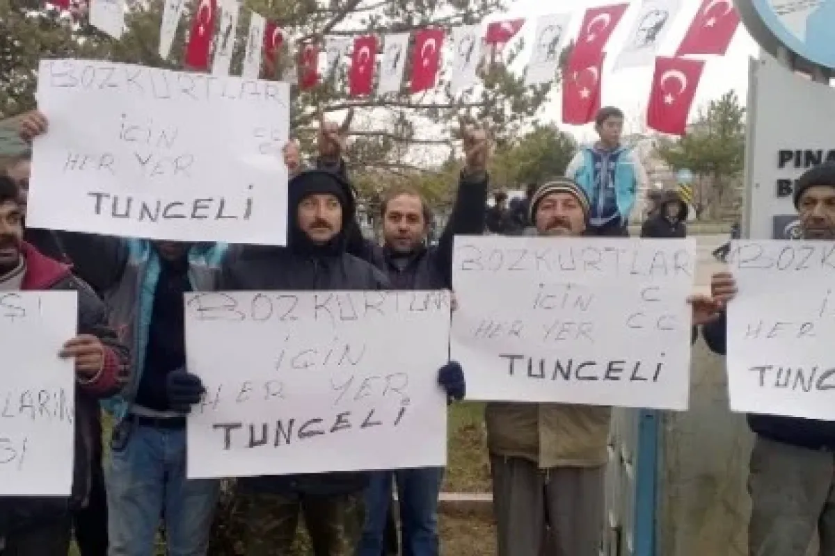 Bahçeli Için Bu Pankartları Hazırladılar