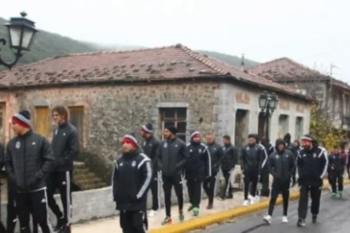 Kartal Yunanistan Sokaklarında