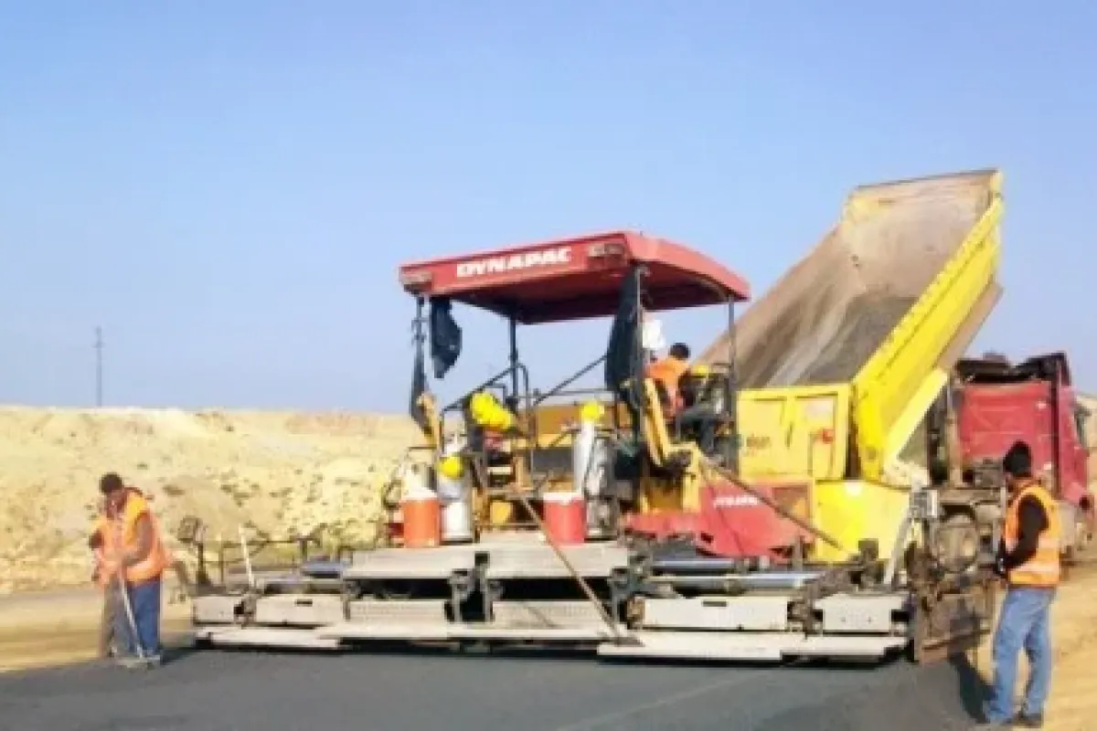 İlk Asfalt Döküldü
