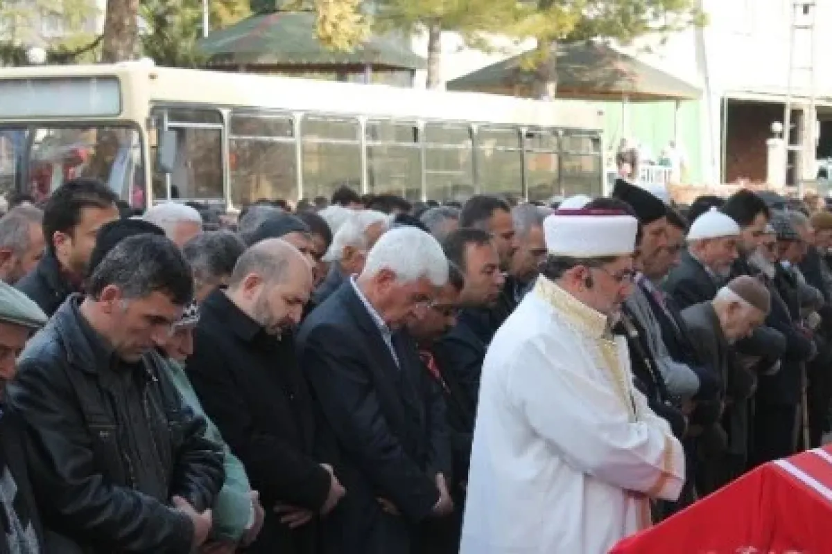 Maden Işçisine Gözü Yaşlı Uğurlama