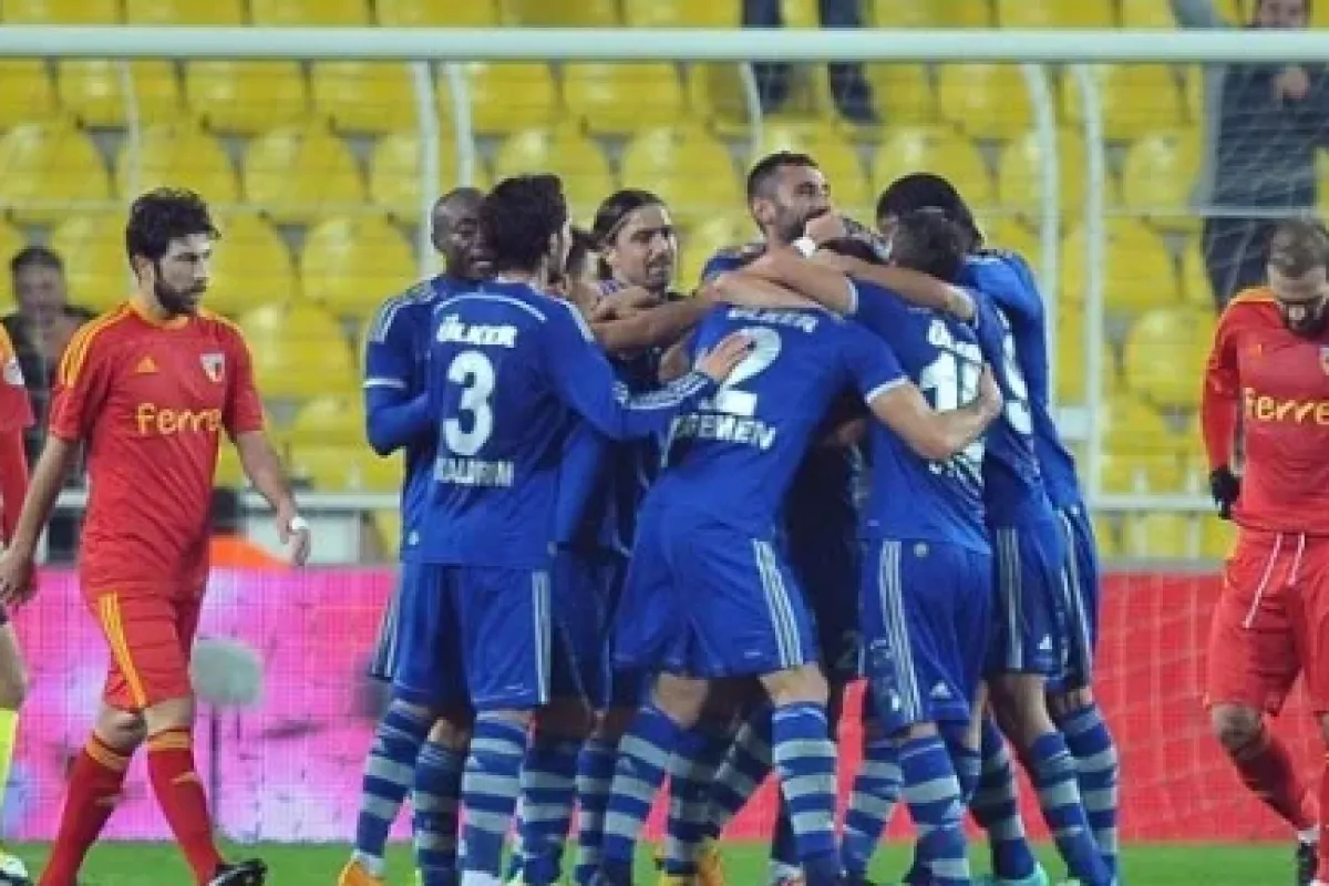 Fenerbahçe - Kayserispor Maçında 2 Gol Var