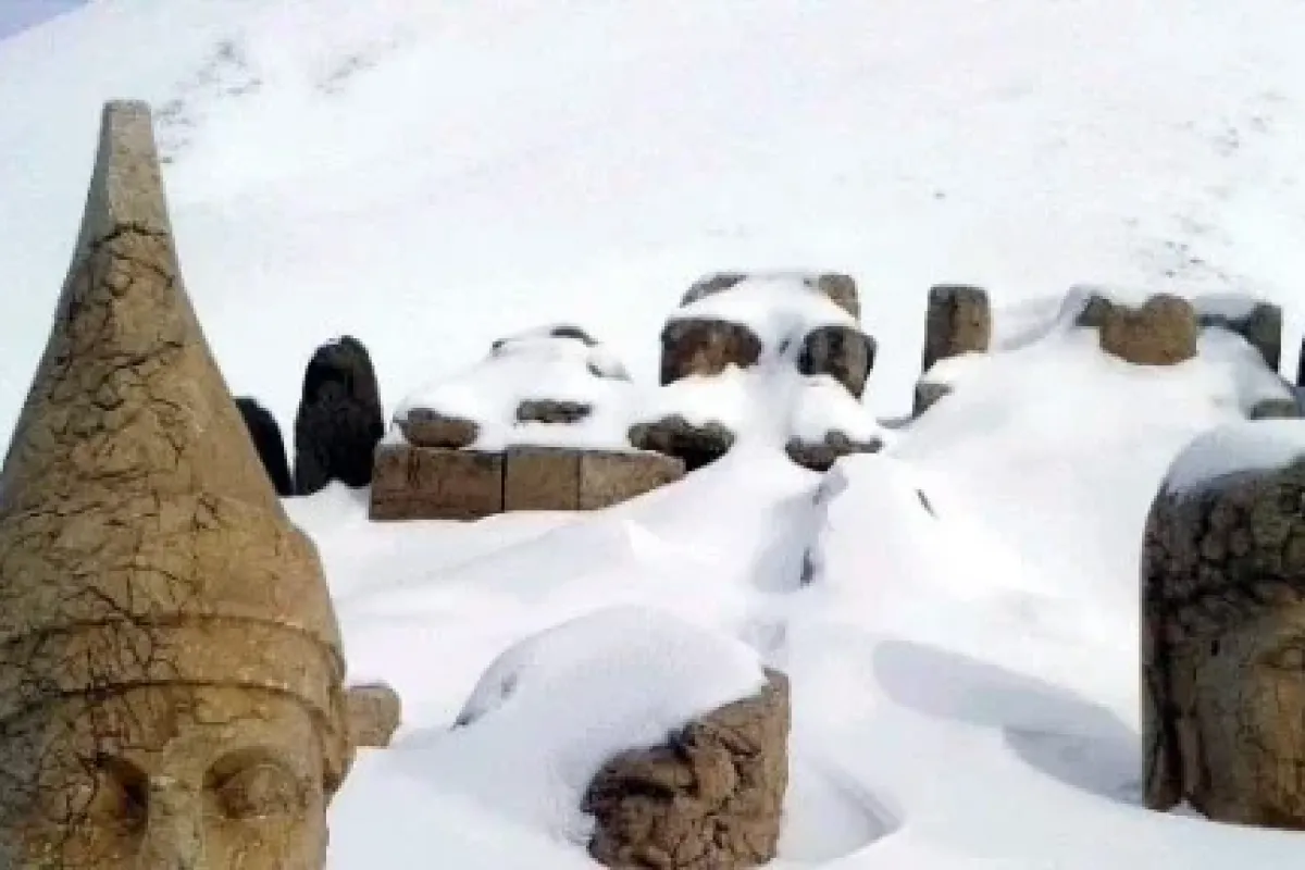 Nemrut Dağı Beyaza Büründü