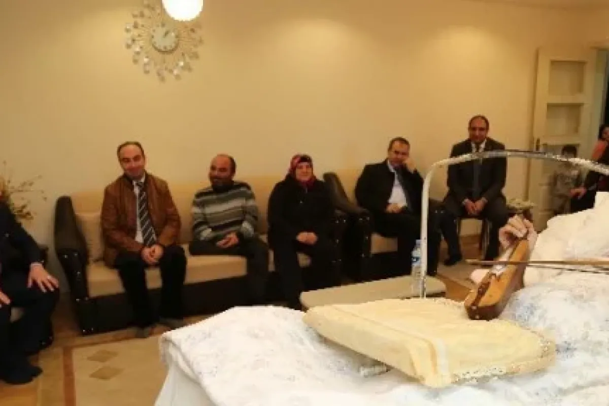 Hayata Kemençe Ile Tutunuyor