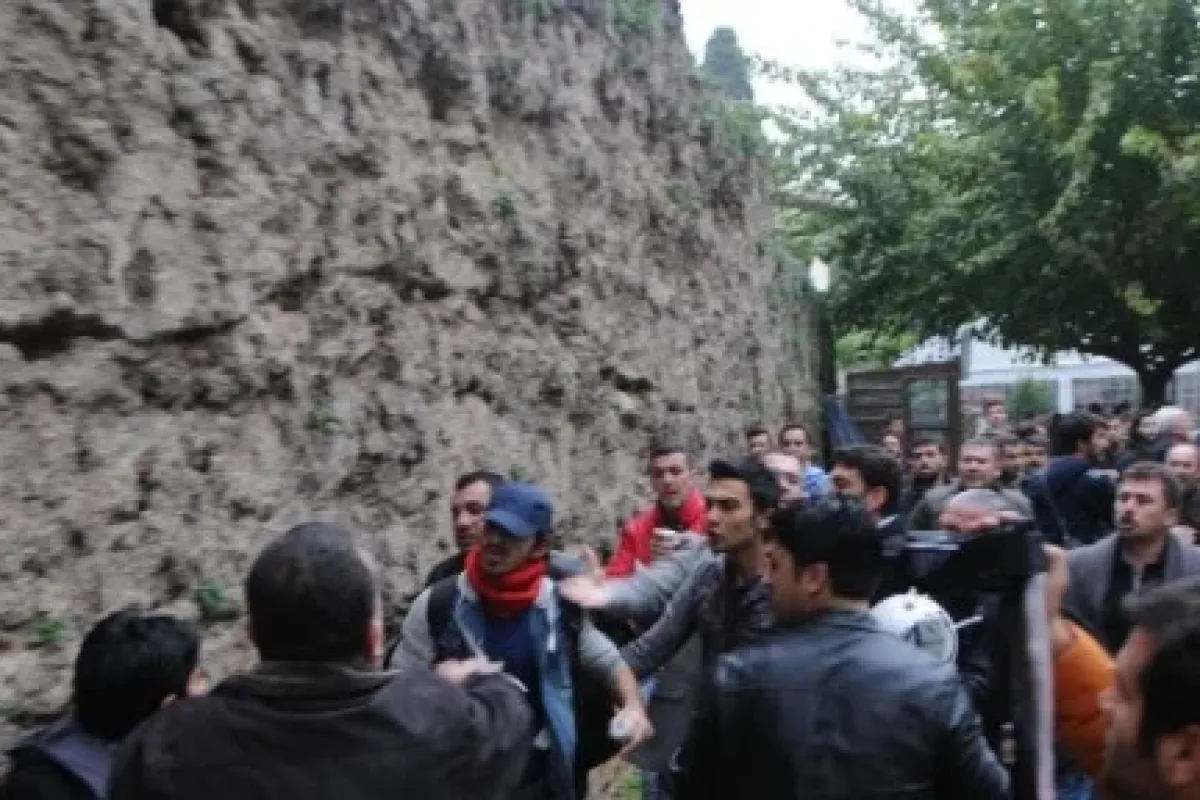 Polisle Eylemciler Arasında Arbede