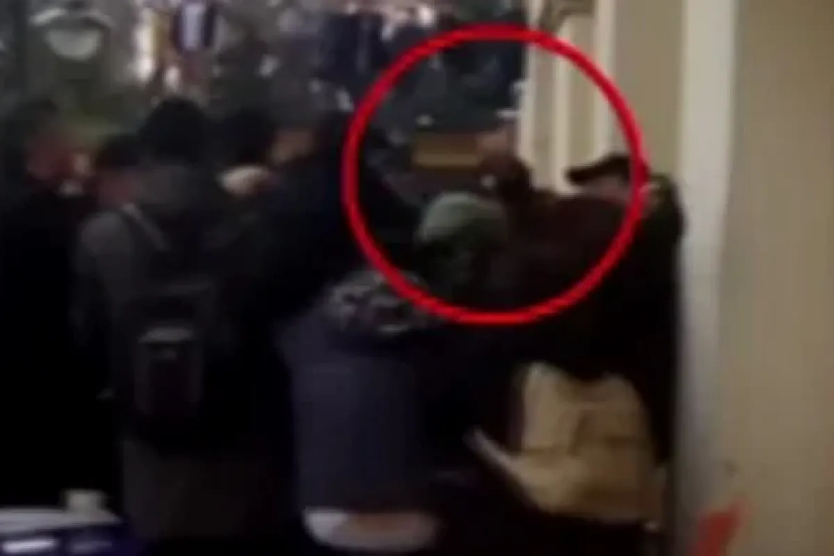 Üniversitedeki Yumruklu Kavga Kamerada