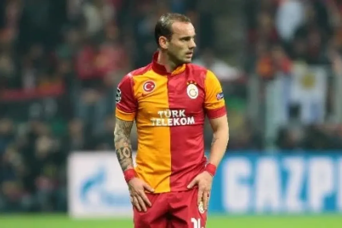 Evine Baskın Düzenlendi