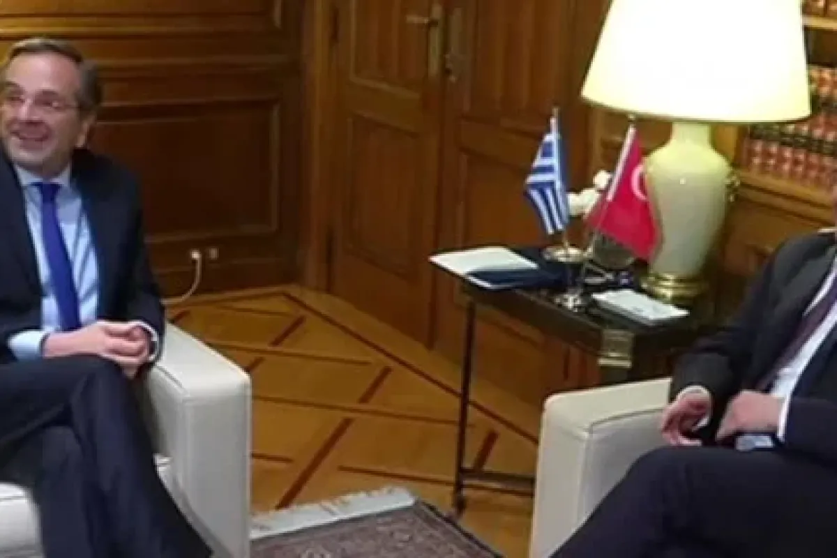 Başbakan Davutoğlu Yunan Mevkidaşı Ile Bir Araya Geldi