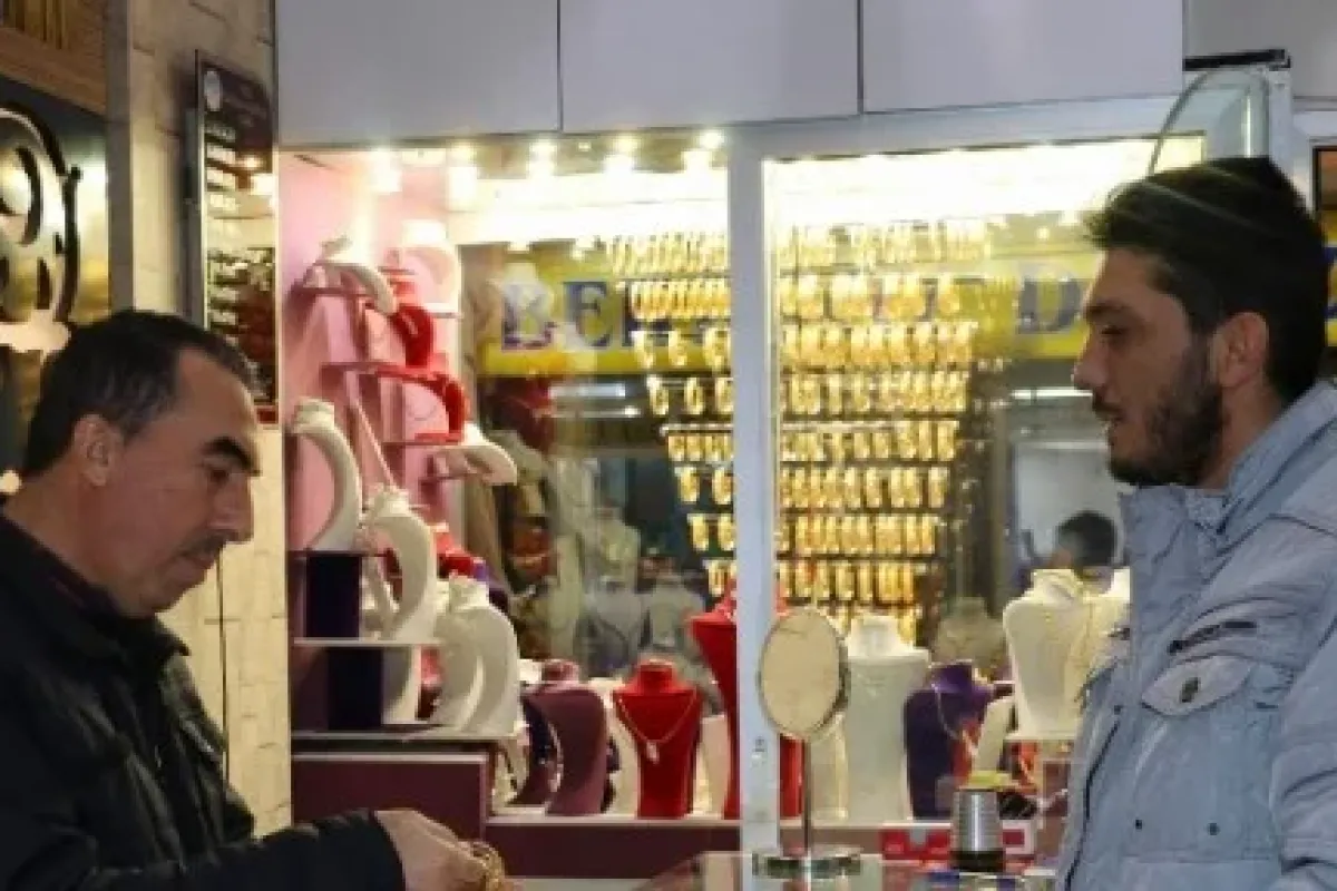 Bedelli Yastık Altındakileri Ortaya çıkardı