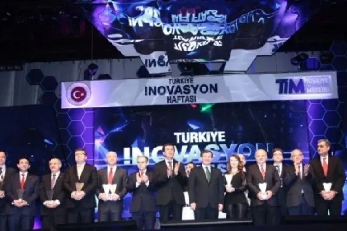Ödüller Başbakan’dan