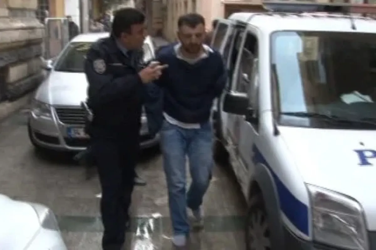 Acun’u Görmek Isteyince Güvenliği Bıçakladı