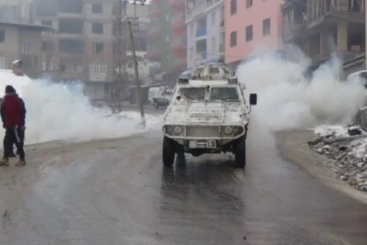 Kazaya Giden Ekibe Taşlı Saldırı