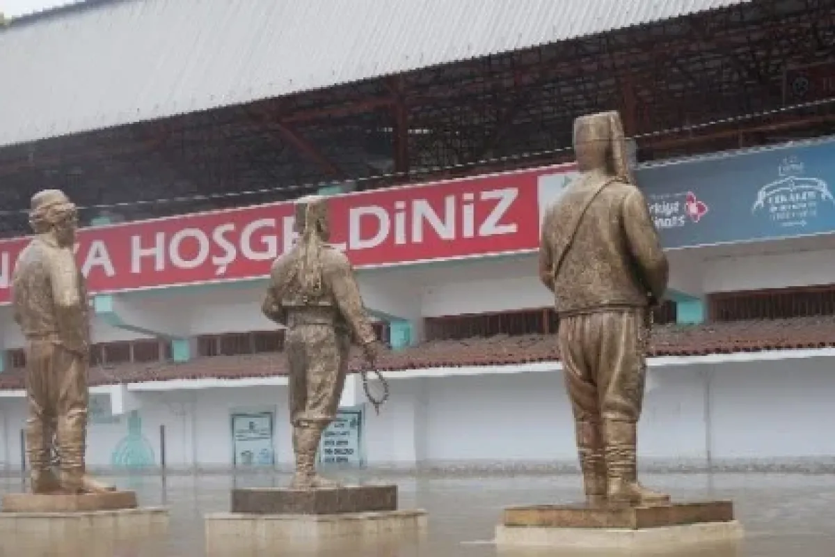 Er Meydanı Venedik’e Döndü