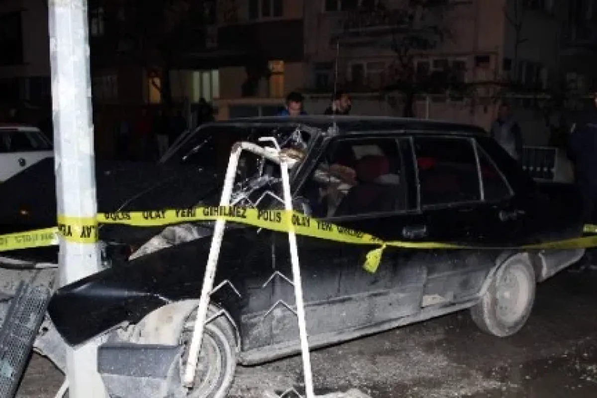 Kamyonetten Düşen Demir Otomobil Sürücüsünün Kafasına Saplandı