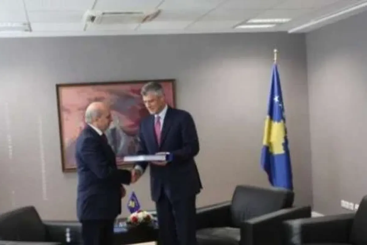 Yeni Başbakan Görevi Teslim Aldı