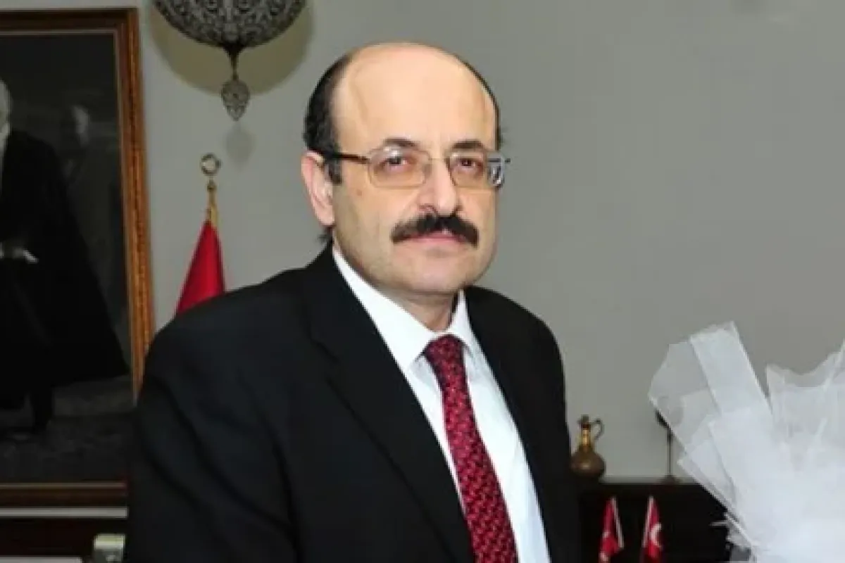 Yök Başkanı Sosyal Medyada