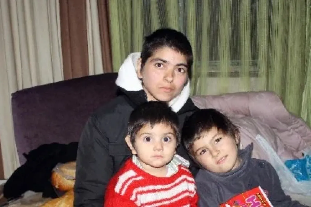 2 çocuğuyla Sokakta Kaldı