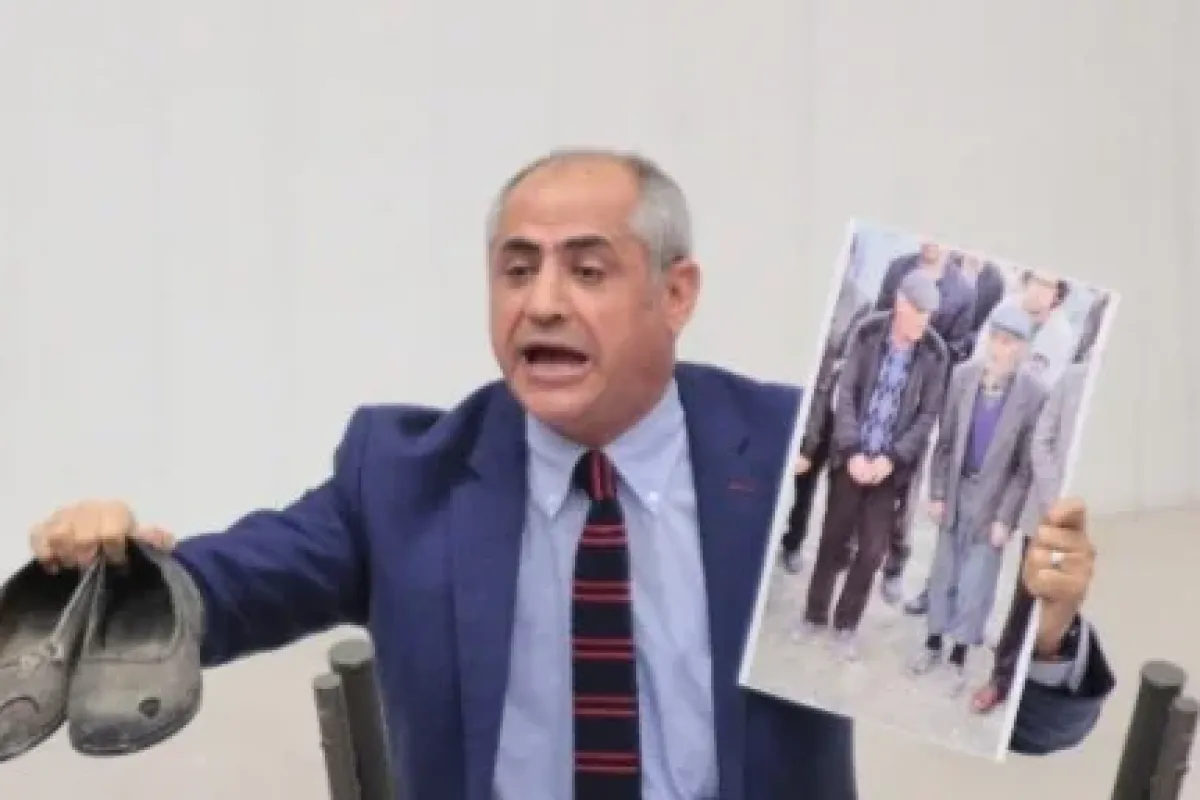 Chp’den Lastik Ayakkabılı şov